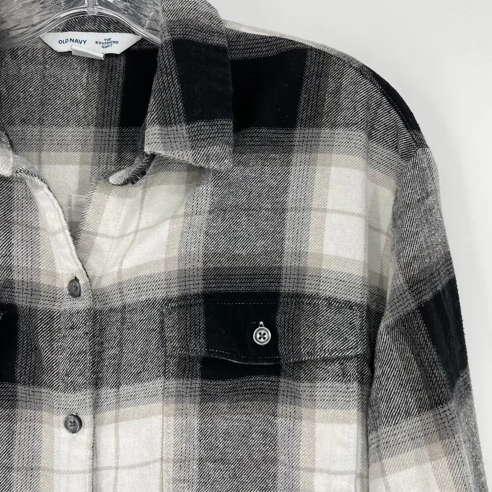 Old Navy The Boyfriend Button Down Shirt Size Medium